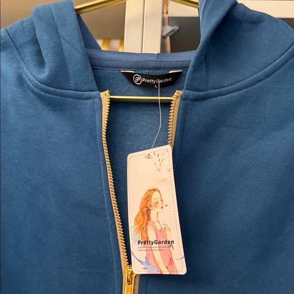 Prettygarden Blue Hoodie with Gold Details - Picture 7 of 7